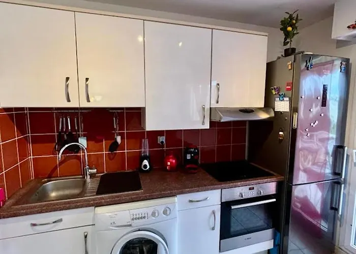 Beautiful 65 M Flat Апартаменти *