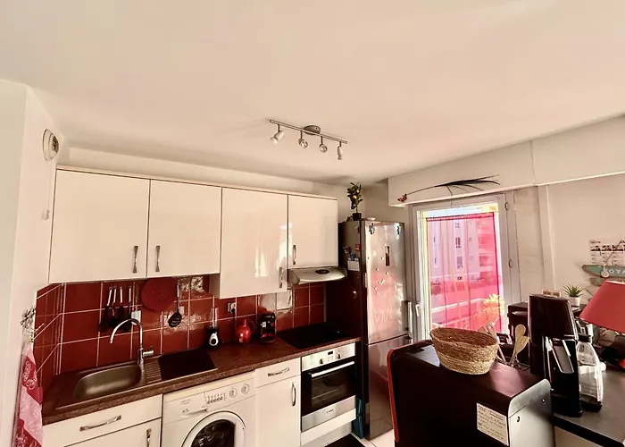 Beautiful 65 M Flat * Сен-Рафаель