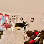 Apartamento Beautiful 65 M Flat *