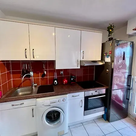 Beautiful 65 M Flat Daire *