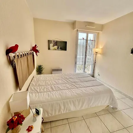 Beautiful 65 M Flat アパート Saint-Raphaël
