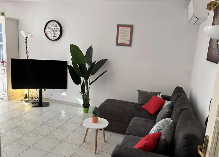 Apartmán Beautiful 65 M Flat Saint-Raphaël